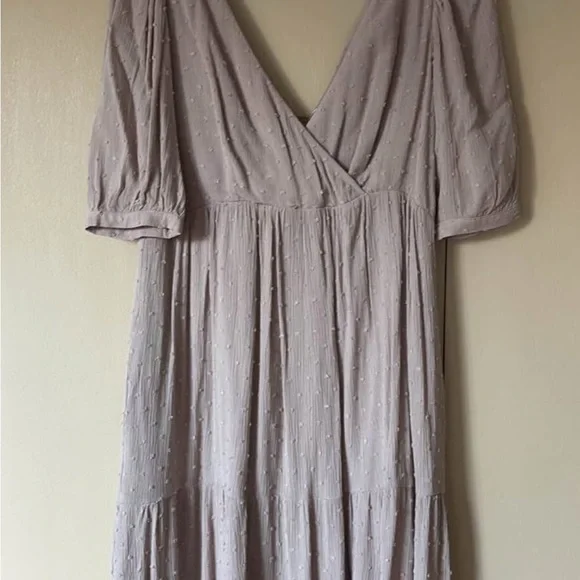 Chic Backless Cream Dress - Picture 1 of 3